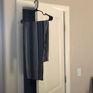 Chico’s black/white long cropped pants!